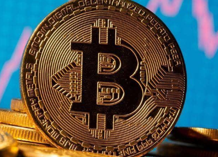 خسائر فادحة لأول دولة تعتمد البتكوين