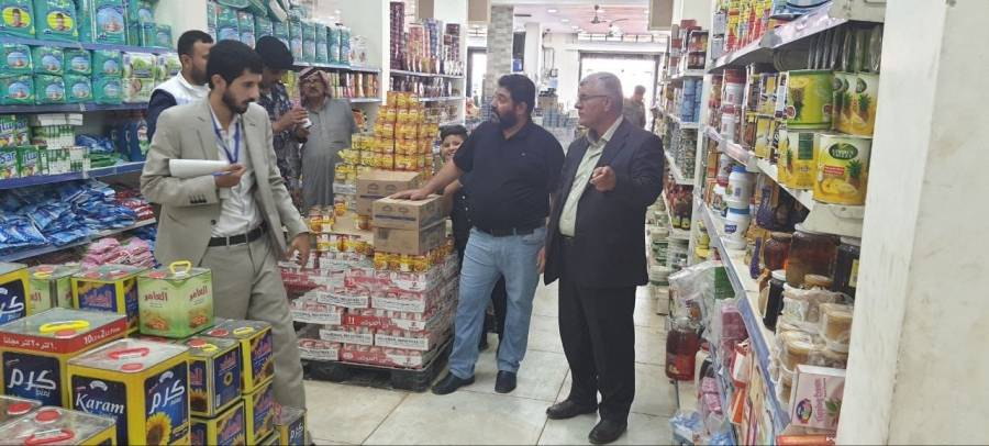 متصرف لواء الرويشد ومساعده في جولة على المحلات التجارية