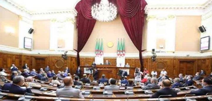 المصادقة بالإجماع على أعضاء مكتب مجلس الأمة الجزائري