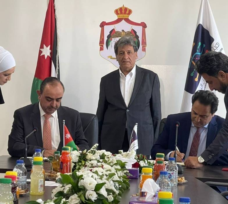 إقليم البترا وهيئة تنظيم النقل توقعان إتفاقية لتطوير مجمع النقل الداخلي في وادي موسى