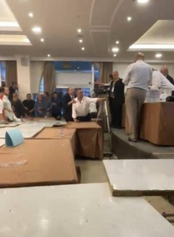 مشادات توقف فرز صناديق انتخاب نقيب الأطباء