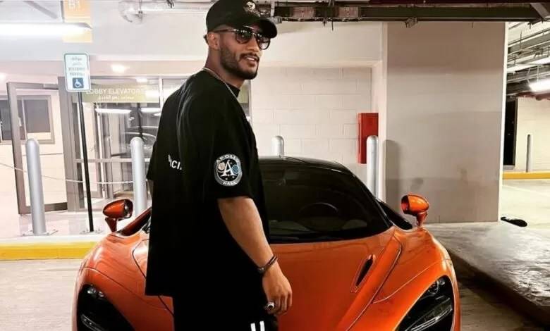 الفنان محمد رمضان يدخل مسرح ايلة العقبة بسيارته الفارهة(صور)