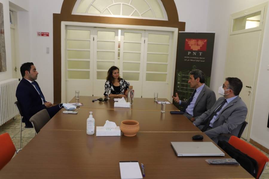 الأميرة دانا فراس تلتقي وزير الثقافة الايطالي