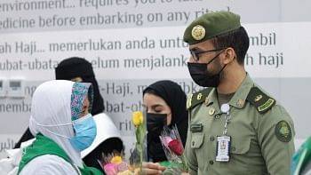 وصول أولى طلائع مستفيدي مبادرة طريق مكة من إندونيسيا إلى جدة