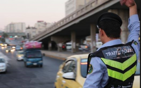 ضبط حدث أثناء قيادته مركبة على “الحزام الدائري” بإربد