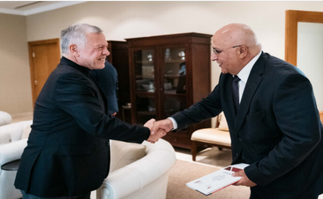 الملك يعرب عن دعمه لتطوير عمل المستقلة للانتخاب