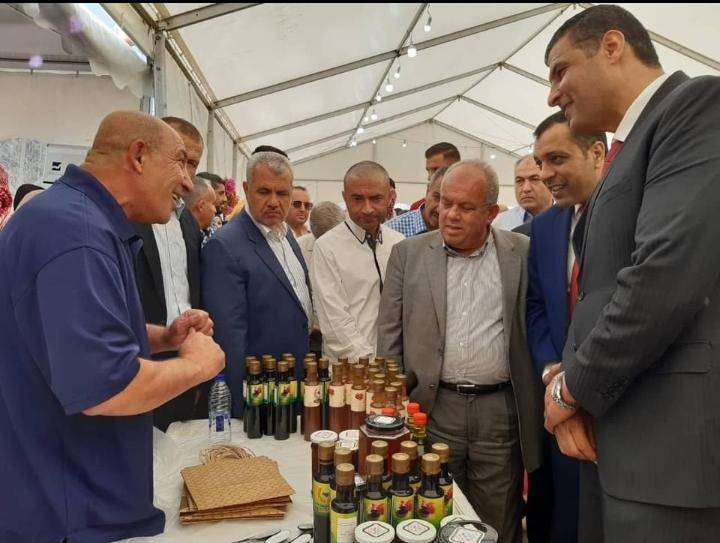 البحوث الزراعية : ٣٠ مزارع في المدارس الحقلية استفادوا من بازار الخضار والفواكه في اربد