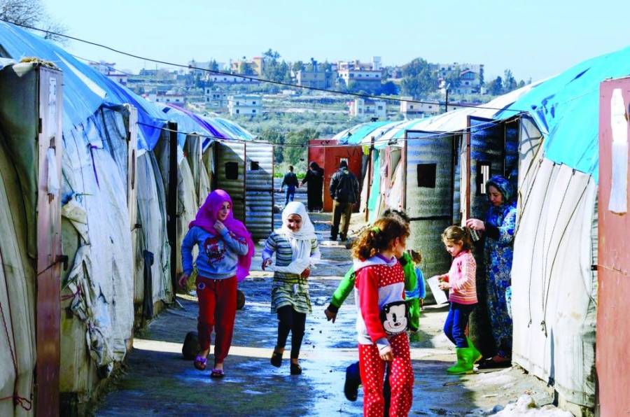 لبنان يطلب دعماً دولياً لترحيل اللاجئين السوريين