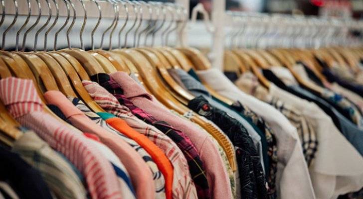 مطالب بمساواة البضائع المحلية بنظيرتها الخارجية