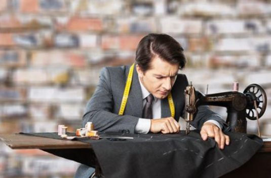 الحكومة: 50 شاباً فقط تقدموا للعمل بمصنع محيكات!