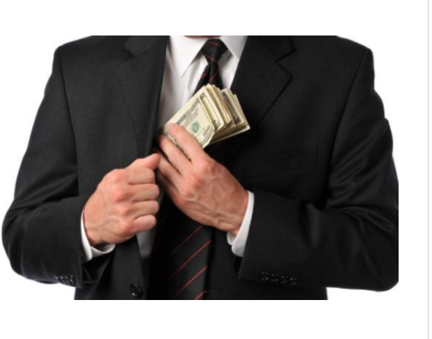 الإمارات.. معاقبة محاسب بإعادة 3 أضعاف المبالغ التي اختلسها