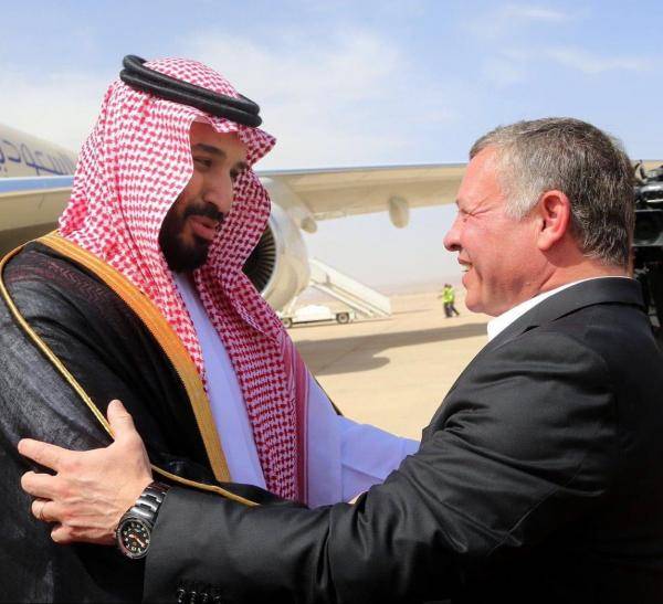 الأمير محمد بن سلمان يصل عمّان الساعة الثامنة بعد تأخير على رحلته