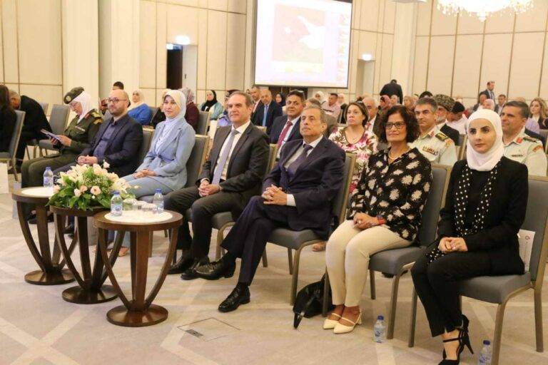 وزير الصحة يكرم متبرعين بالدم