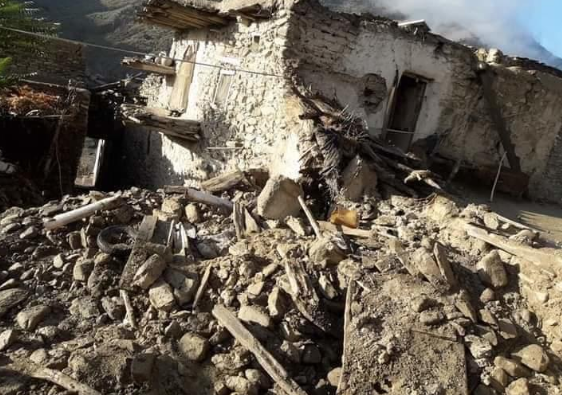 حصيلة زلزال أفغانستنان ترتفع إلى 950 قتيلا