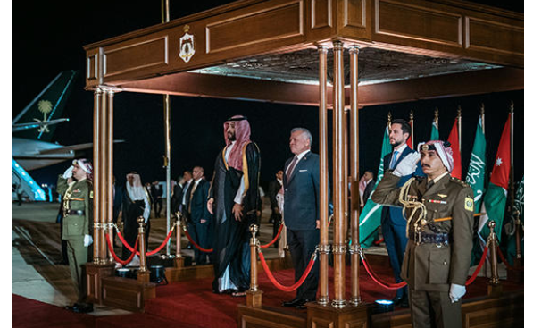 الملك يودع ابن سلمان بختام زيارته للأردن