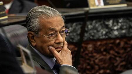 مهاتير محمد: على ماليزيا المطالبة بسنغافورة