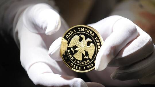 روسيا.. روبل ذهبي لمواجهة العقوبات