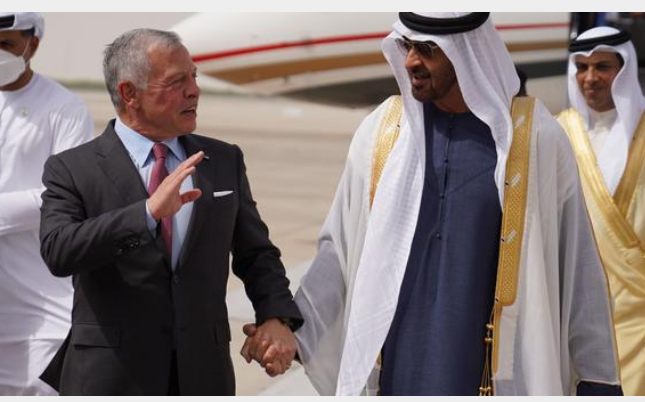 آل نهيان يستقبل الملك في مطار أبوظبي