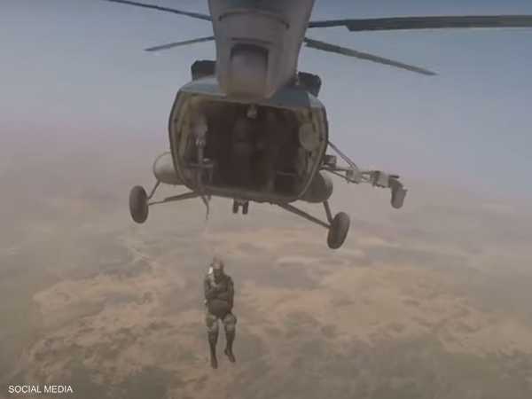 تدريب مظلي مشترك بين الجيشين الروسي والسوري