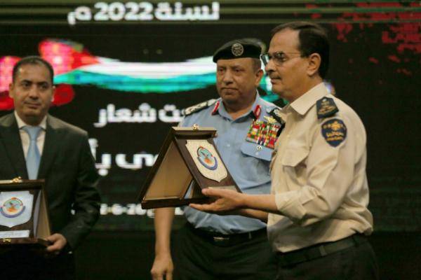 كشريك رئيسي في مكافحة المخدرات .. مدير الأمن العام يكرّم دائرة الجمارك