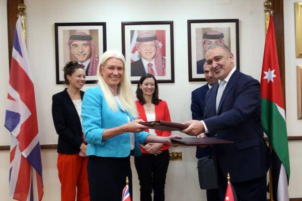 منحة بريطانية للأردن بـ 50.2 مليون جنيه استرليني