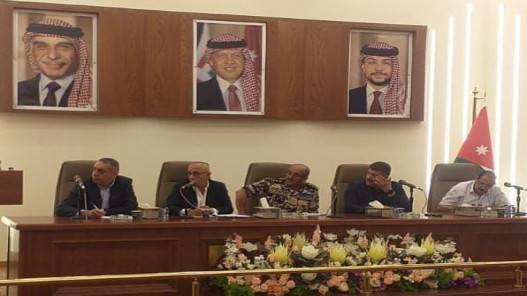 بحث معيقات تواجه أعمال المخلصين والمستثمرين في المنطقة الحرة