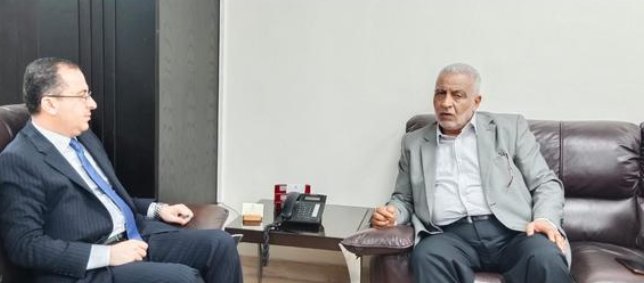 بلدية غرب إربد تبحث مع وزارة التخطيط سبل دعمها بمنح ومشاريع تنموية