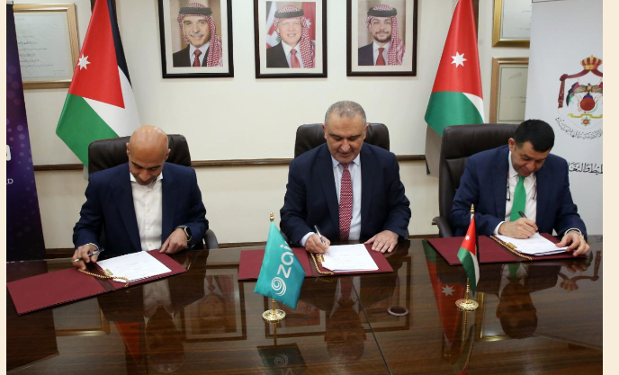 التخطيط وزين توقعان اتفاقية إنشاء مراكز اتصال جديدة