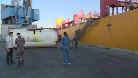 قطع حركة السير أمام المركبات المتجهة للعقبة لحين الانتهاء من حادثة تسريب الغاز