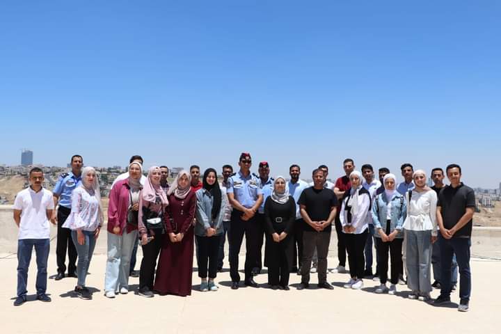 البرنامج التدريبي خطى الحسين في زيارة لإدارة مكافحة المخدرات