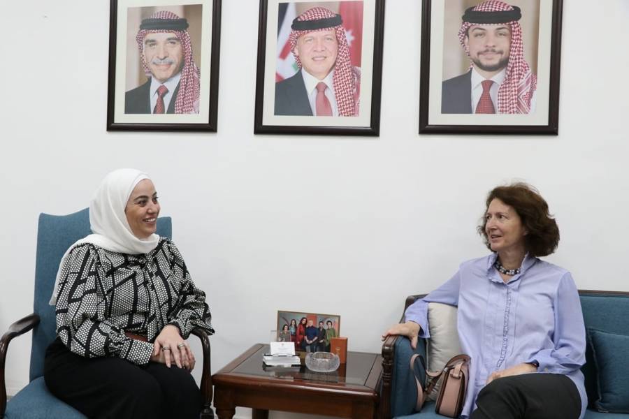 بني مصطفى تلتقي السَّفيرة الفرنسيَّة والمدير الإقليمي في المعهد الديمقراطي