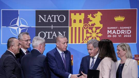 السويد تدعو لتسريع إجراءات الانضمام للناتو