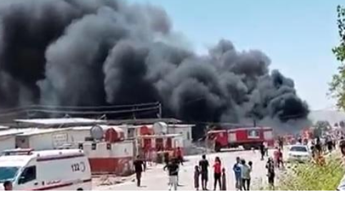 حريق كبير في مخيم للنازحين بالعراق
