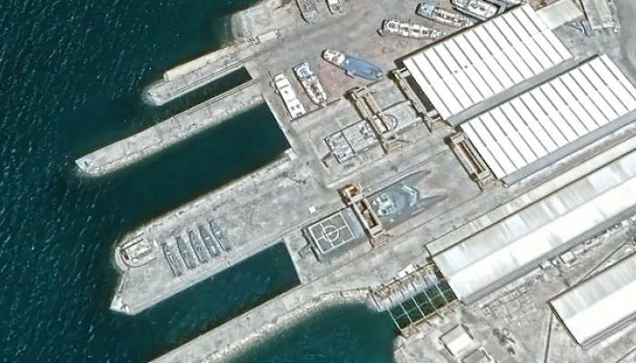 إيران تبني زورقا شبحيا في الخفاء.. وأقمار آيرباص ترصده