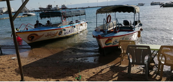 6 إصابات بتصادم قارب سياح بالعقبة