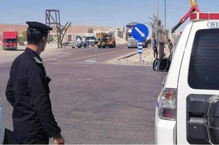 ضبط مركبة شحن محملة بـ20 راكبا في سحاب .. والسائق يلوذ بالفرار