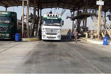 300 ألف برميل نفط عراقي وصلت الأردن حزيران الماضي