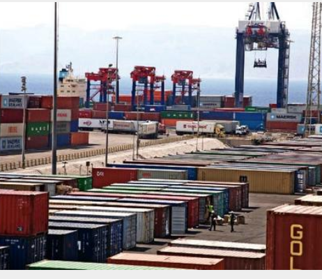 الإضراب المنزلي يشل حركة ميناء العقبة الرئيسي