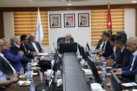 رؤساء وأعضاء غرف صناعية يناقشون مسودة مشروع قانون الاستثمار الجديد