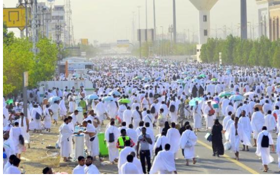 السعودية للحجاج : أكثروا من شرب السوائل