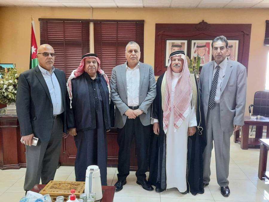 ديوان أبناء قبيلة بني صخر بالزرقاء يقدم التهاني للجبور بتعيينه محافظًا