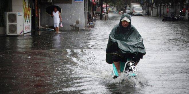 الصين تجدد الإنذار الأزرق لمواجهة العواصف المطيرة