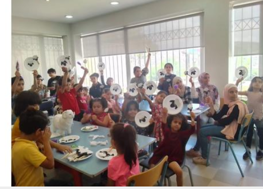 بلدية عجلون تنظم يوماً تعليمياً ترفيهياً للأطفال في القرية الحضرية