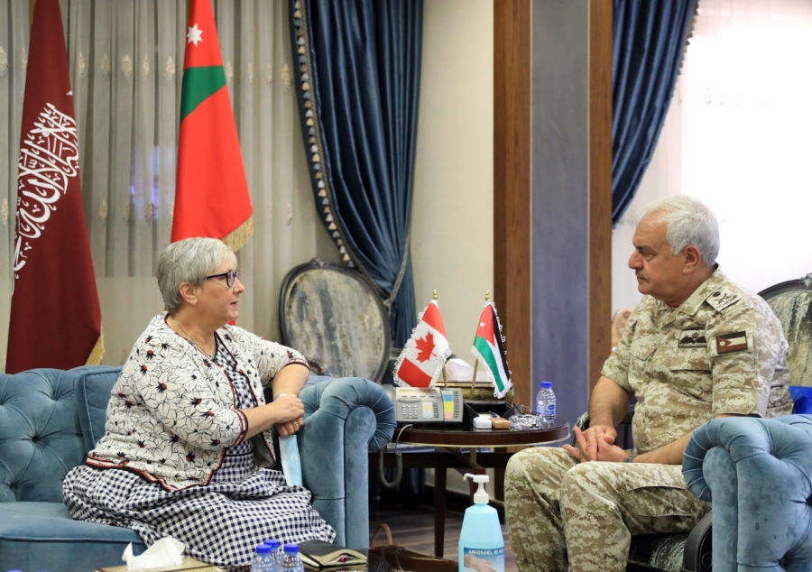 Army chief, Canadian ambassador discuss cooperation