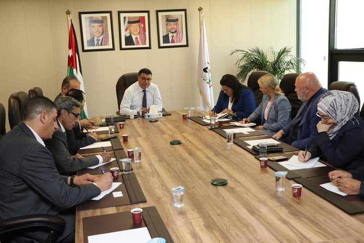 الحنيفات يبحث استخدام المخلفات العضوية في رفع كفاءة وخصوبة التربة وتقليل استخدام المياه