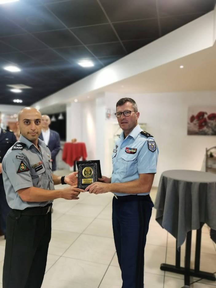 السفارة الفرنسية تكرم ضابط أردني_صور