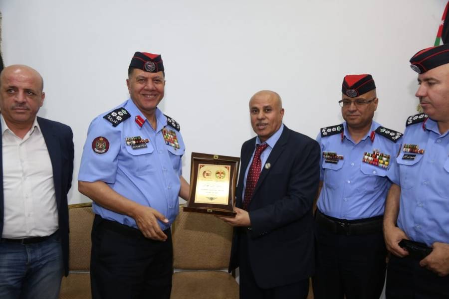 العميد المواجدة يلتقي وفدًا من ملتقى متقاعدي جنوب شرق عمان العسكريين ...صور