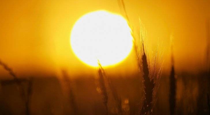 طقس معتدل باغلب المناطق وحار بالبحر الميت والعقبة حتى الخميس