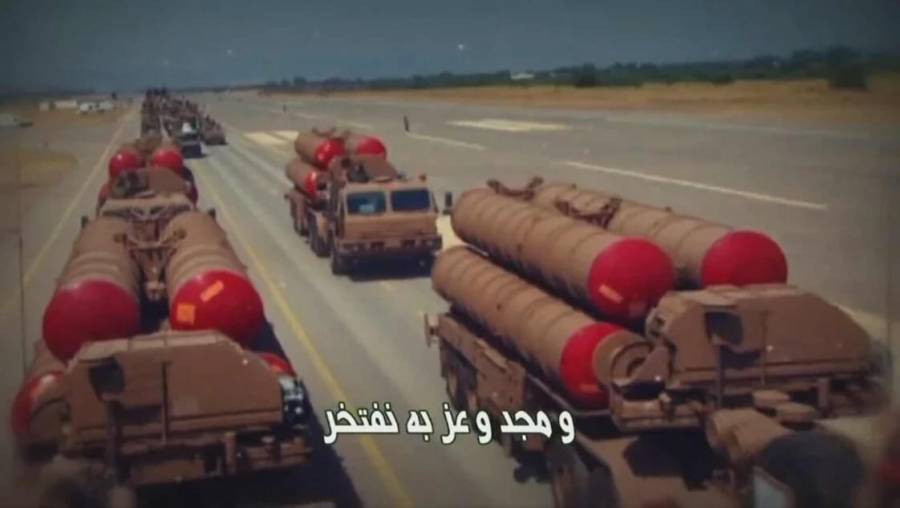 استعراض عسكري ضخم للجيش الجزائري