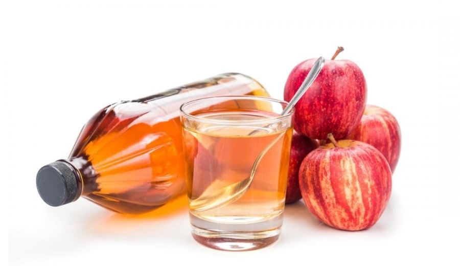 ماذا يحدث لصحتك عند تناول خل التفاح على الريق؟